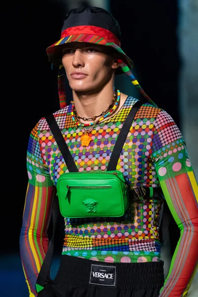 Look 17